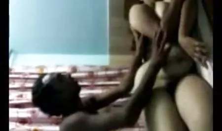 पुजारियों से लेकर चूत और पीठ सनी लियोन का सेक्सी फिल्म वीडियो तक