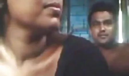 लड़की अपने सेक्सी हिंदी वीडियो फिल्म आदमी से अपने मुंह में पेशाब लेती है