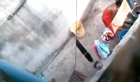 माँ अपने 20 साल के बेटे के साथ सोती है सेक्सी भोजपुरी फिल्म वीडियो