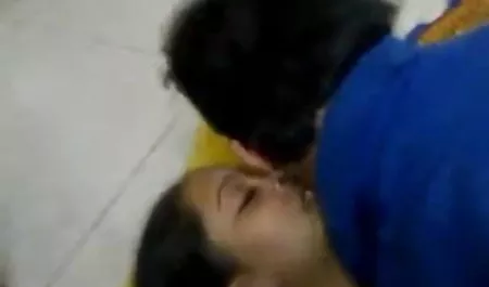 स्वभाव से बड़े स्तन तेलुगु फिल्म सेक्सी