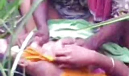 अपार्टमेंट सेक्सी फिल्म देखने के लिए में नंगा नाच