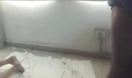 लड़की ने इमरान हाशमी की सेक्सी फिल्म एक लड़के की चुदाई की