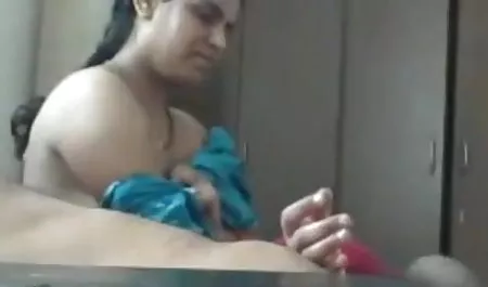 बड़े स्तन के साथ सेक्सी सेक्सी फिल्म हिंदी गर्म औरत