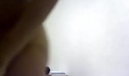 एक हिंदी फिल्म हिंदी फिल्म सेक्सी बड़े डिक से Busty क्रश moans