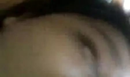 बूब्स हिल रहे काजल राघवानी की सेक्सी फिल्म हैं