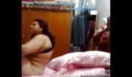 हिडन कैमरा - शौचालय सेक्सी मद्रासी फिल्म में रूसी लड़कियां