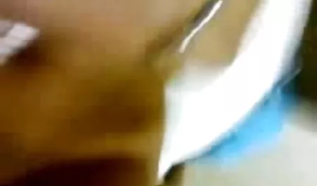 त्रिगुट एक चूजा सेक्सी मूवी हिंदी