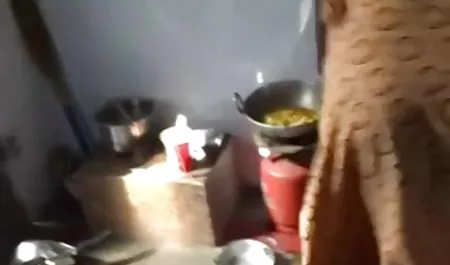 कपड़ो सेक्सी फिल्म करने वाली का हस्तमैथुन