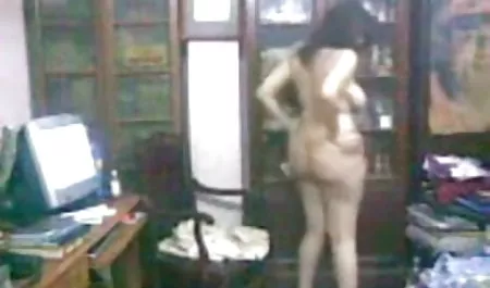 लाल बालों वाली सुंदरता 69 पोज आलिया की सेक्सी फिल्म से उठती है