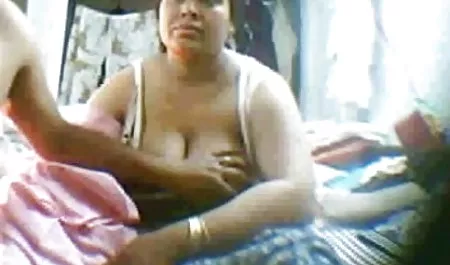 एक वयस्क महिला के साथ माधुरी दिक्षित सेक्सी फिल्म सेक्स
