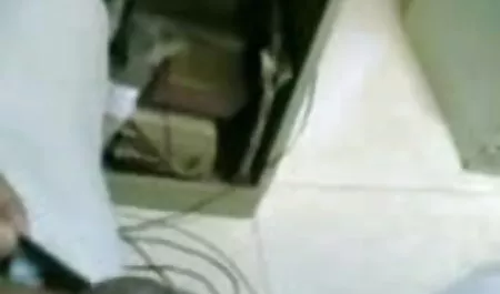 झालरदार मेकअप हिंदी में सेक्सी बीएफ मूवी ब्रश