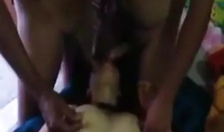 नशे में छात्रों को स्कूल वर्ष के अंत में चिह्नित करते सेक्सी पिक्चर फिल्म सेक्सी हैं