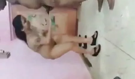 उसने एक बेतरतीब राहगीर को सेक्सी फिल्म वीडियो में दिखाओ उतार दिया और गड़बड़ कर दिया