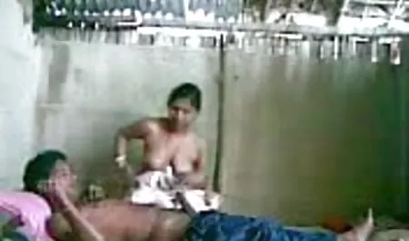 एक छात्र ने शिक्षक के एक सदस्य को हीरोइन की सेक्सी फिल्म चूसा