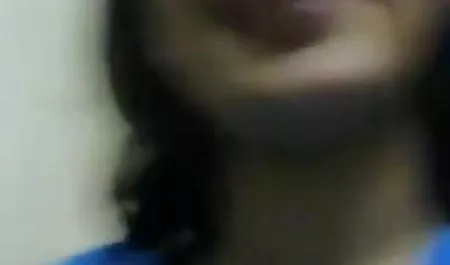 पतला श्यामला खुद को हिंदी मूवी वीडियो सेक्सी संभोग करने के लिए लाया