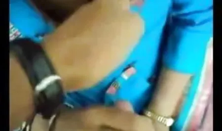 विशाल स्तनों के सेक्सी फिल्म पिक्चर साथ बेशर्म