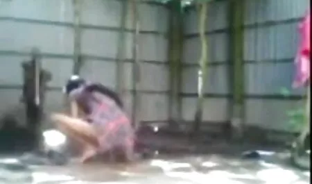 एक अनुभवी बॉलीवुड की सेक्सी मूवी कुतिया गड़बड़