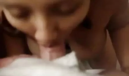 लॉज रूम सेक्स titted सेक्सी फिल्म करने वाली प्रेमिका के साथ