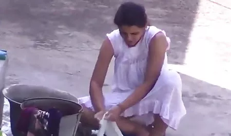 मेरी चूत में एक बिल्ली का बच्चा सेक्सी फिल्म नंगी डालें