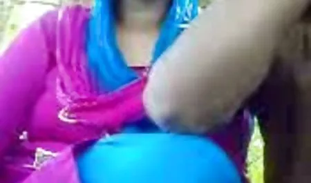 पत्नी उसे गांड में चोदता सेक्सी फिल्म बफ है। पहले उसकी गांड में झाँक कर देखा
