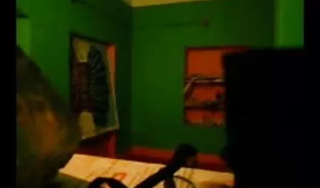 सड़क पर न्यूडिस्ट सेक्सी वीडियो फिल्म देखने वाली से सेक्स!
