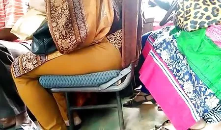 एक सेक्सी फिल्म दिखाएं सेक्सी फिल्म दिखाएं अनुभवी चाची द्वारा गड़बड़