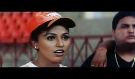 लड़कियों ने लड़के को पीटा फिल्म सेक्सी पिक्चर और गड़बड़ किया