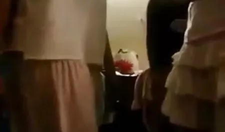 हिडन कैम ने एक और पेशाब वीडियो सेक्सी पिक्चर फिल्म करने वाली लड़की को जला दिया