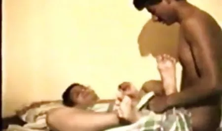 खूबसूरत लड़की सेक्सी फिल्म वीडियो वीडियो खुद को तराशती है