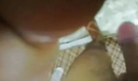 मुंह सनी लियोन की ब्लू फिल्म सेक्सी मीठा करने वाली बूटी के साथ प्यारी लड़की