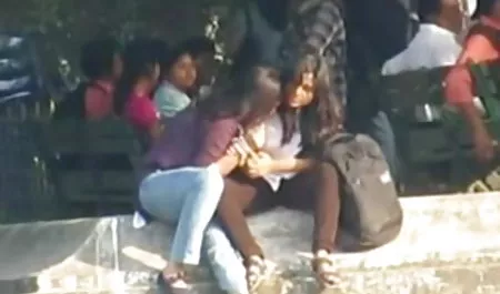 बेब भावुक होकर उसकी गांड से प्रीति जिंटा की सेक्सी फिल्म लंड निकालता है