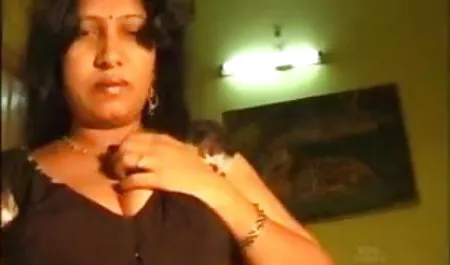 संचिका शक्ति कपूर की सेक्सी मूवी चीजों को उतारती है