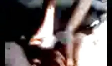 पतला लड़की एक मोटी पर बैठती है, खड़े सेक्सी फिल्म वीडियो बफ सदस्य को खा जाती है