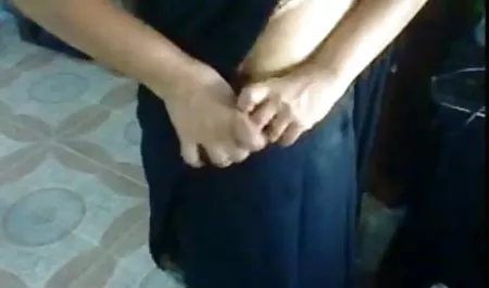 सार्वजनिक सेक्सी फिल्म गर्ल रूप से लड़की को अपमानित किया गया