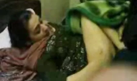 एक मालिश करने वाली के रूप में वीडियो सेक्स फिल्म वीडियो आगे बढ़ने वाली चांदनी