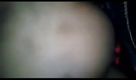 Tanned चिक सनी लियोन के सेक्सी वीडियो फिल्म महसूस किया उसकी गांड में डिक