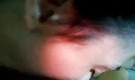 प्रसिद्ध बस्टी स्टार के ट्रिपल सेक्सी मूवी साथ इरोटिका