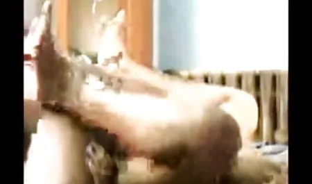 मेरा लड़का मेरे पैरों के सेक्सी हिंदी पिक्चर मूवी बीच काम करता है