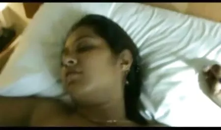 चूत के खिलौने हिंदी में सेक्सी पिक्चर दिखाइए के साथ खेला