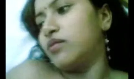 एक सेक्सी फिल्म सेक्स करने वाली रूसी titted लड़की के साथ रसोई में नाजुक सेक्स