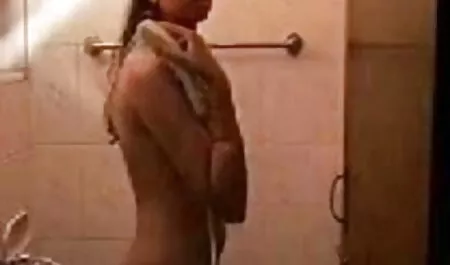 एक सुंदर गोरा के तेलुगू सेक्सी ब्लू फिल्म साथ गर्म सेक्स
