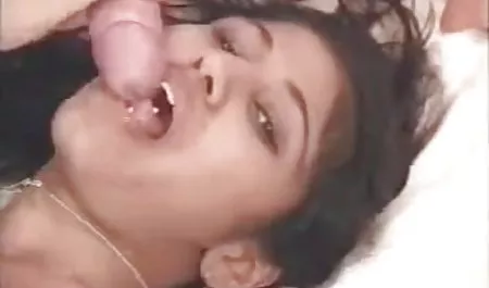 सेक्स टॉय ने एक वयस्क के रूप में कुंवारी को खड़े होने में सेक्सी फिल्म चलना चाहिए मदद की