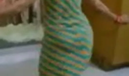 एक tanned गोरा के साथ सुखद पंजाबी फिल्म सेक्सी वीडियो erotica