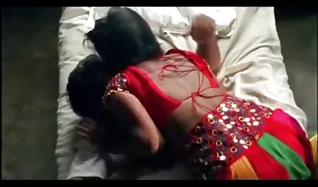 सेक्स के एक तत्व के साथ इंग्लिश सेक्सी फिल्म मूवी कामुक मालिश
