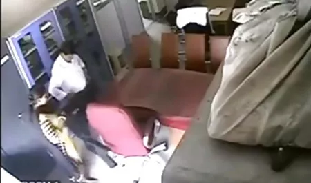 उनके सेक्सी एडल्ट पिक्चर लिंग के छेद की जाँच करें